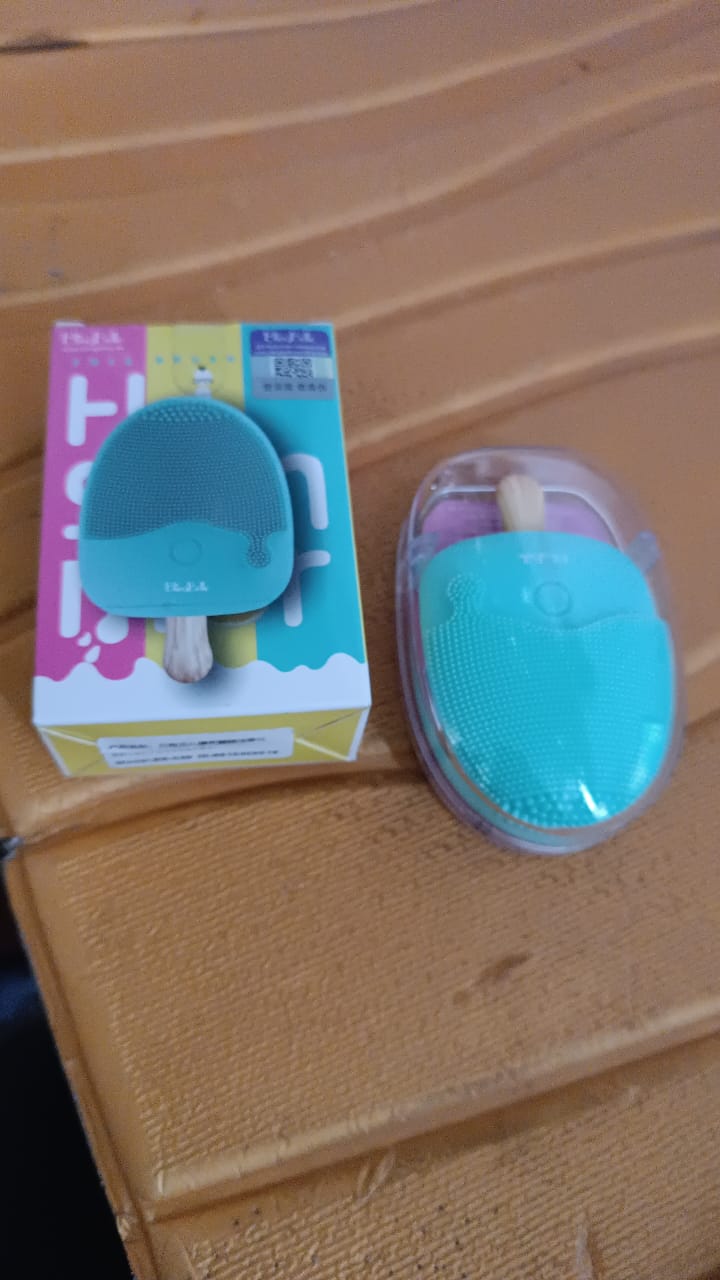 Popsicle Design Sonic Face Cleansing Brush (1 Pc)
